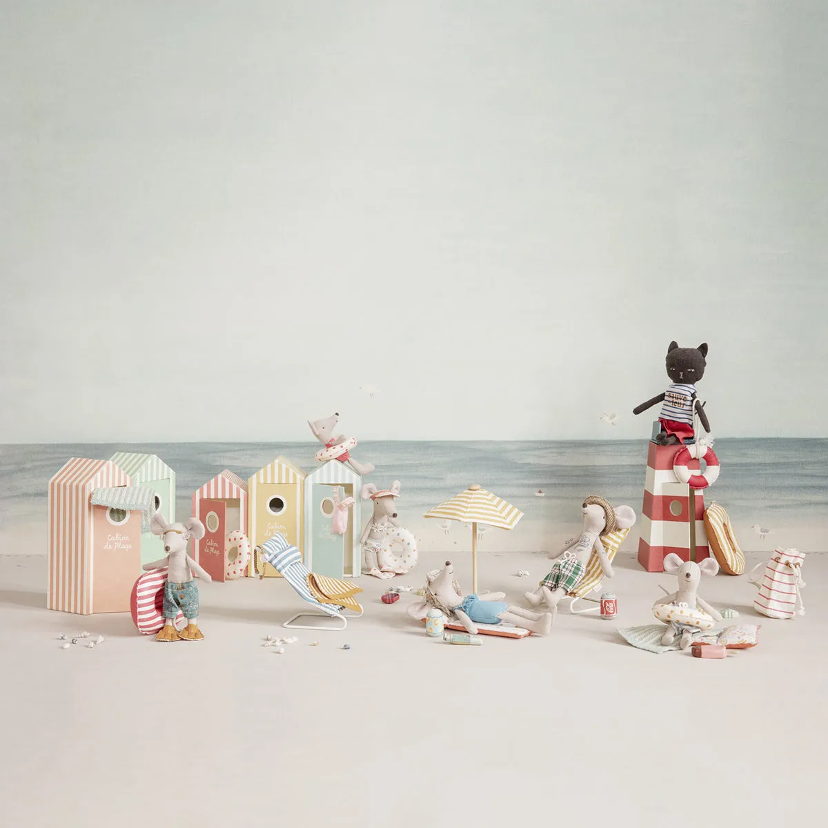Beach mice, dad in Cabin de Plage