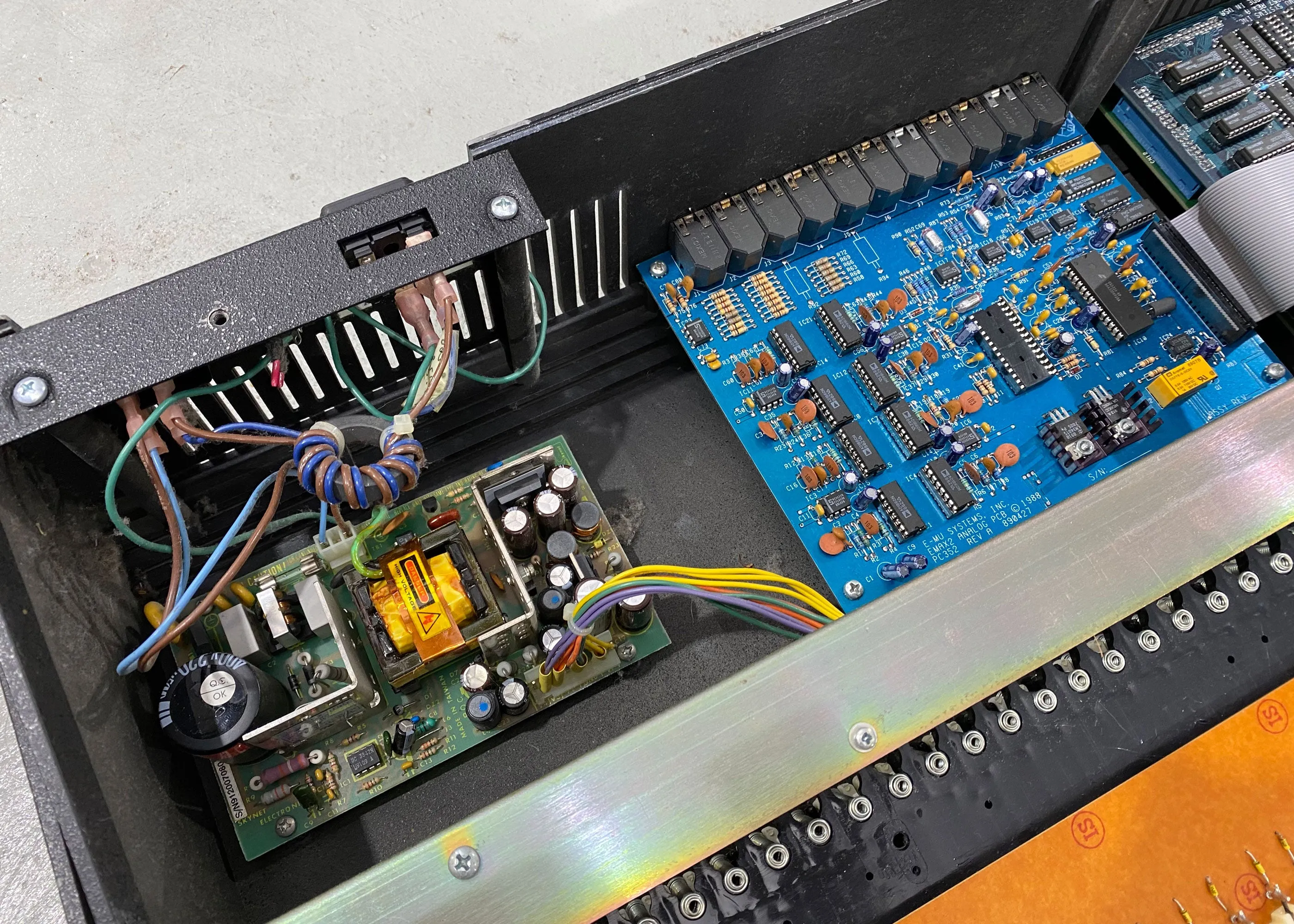 E-mu Systems EMAX-II Model 2205