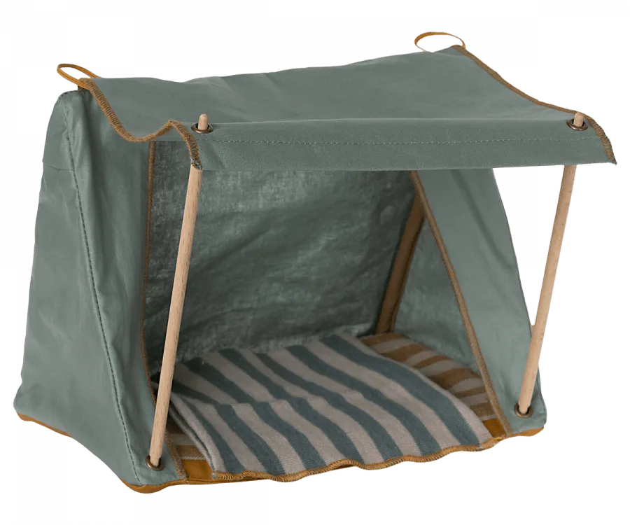 Happy Camper Tent for a Mouse