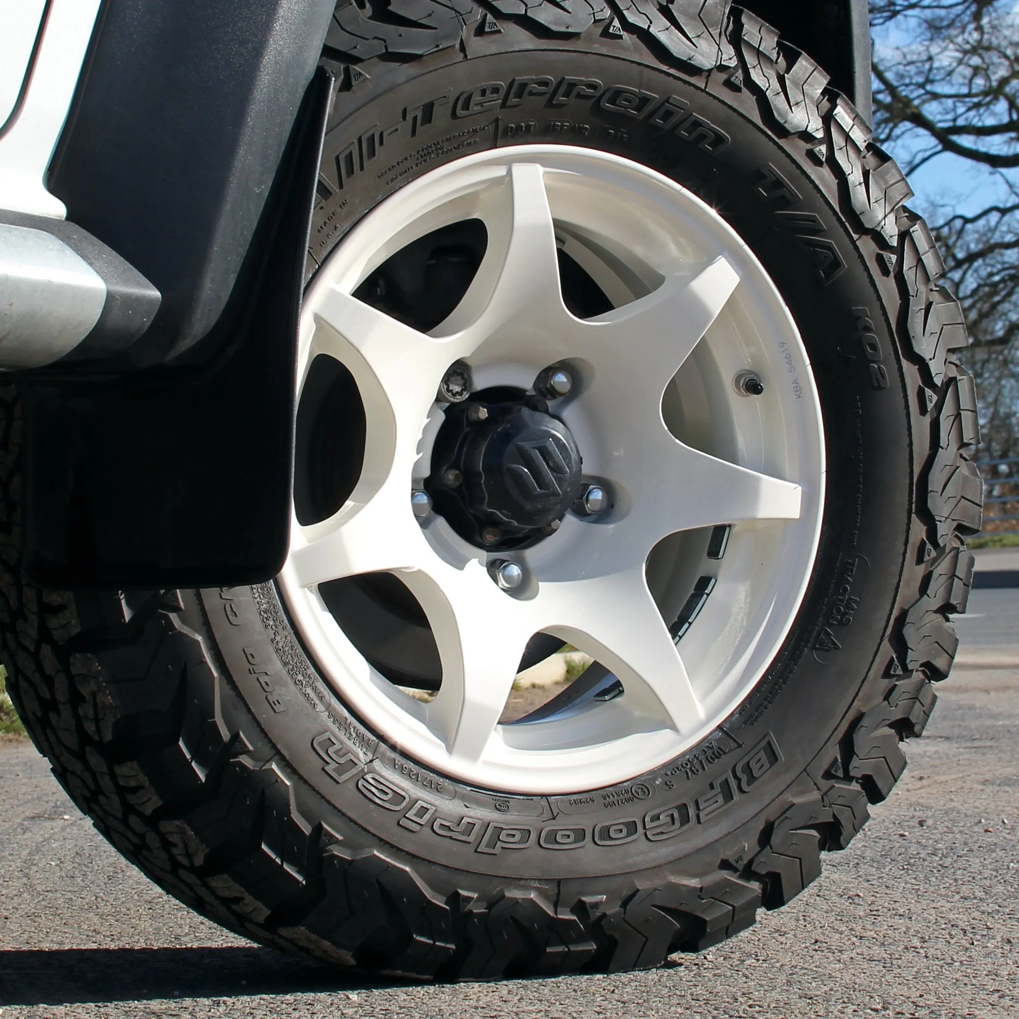 HIGH PEAK J-02 Wheel & Tyre Package for Suzuki Jimny (1998 )