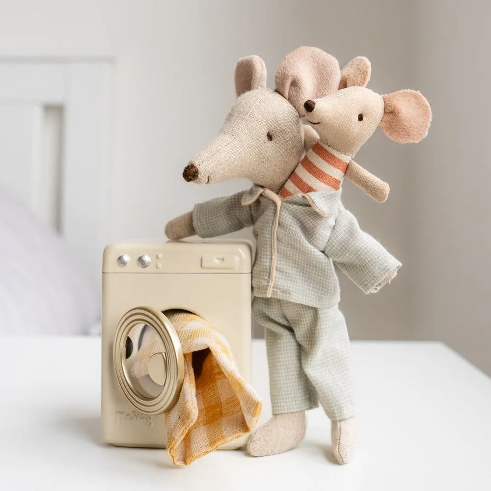 Maileg washing machine for mice