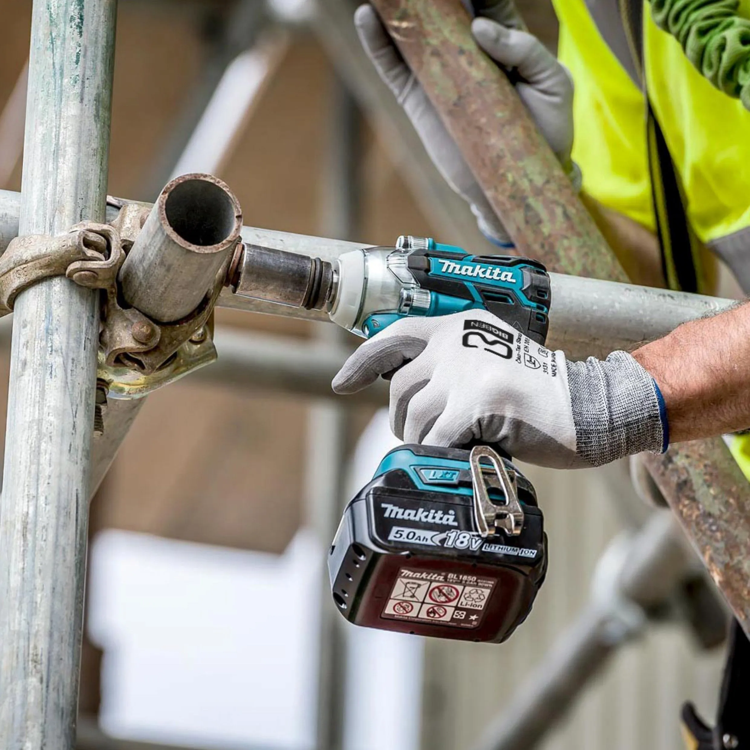 Makita DTW300 18v Brushless Impact Wrench Kit with BIGBEN Tether & with BIGBEN Rhino Hook