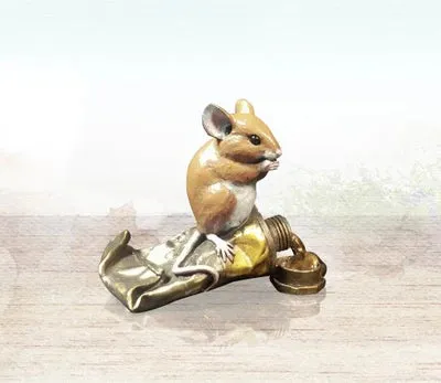 Richard Cooper  Studios Mouse on Paint Tube  Artist's Little Helper