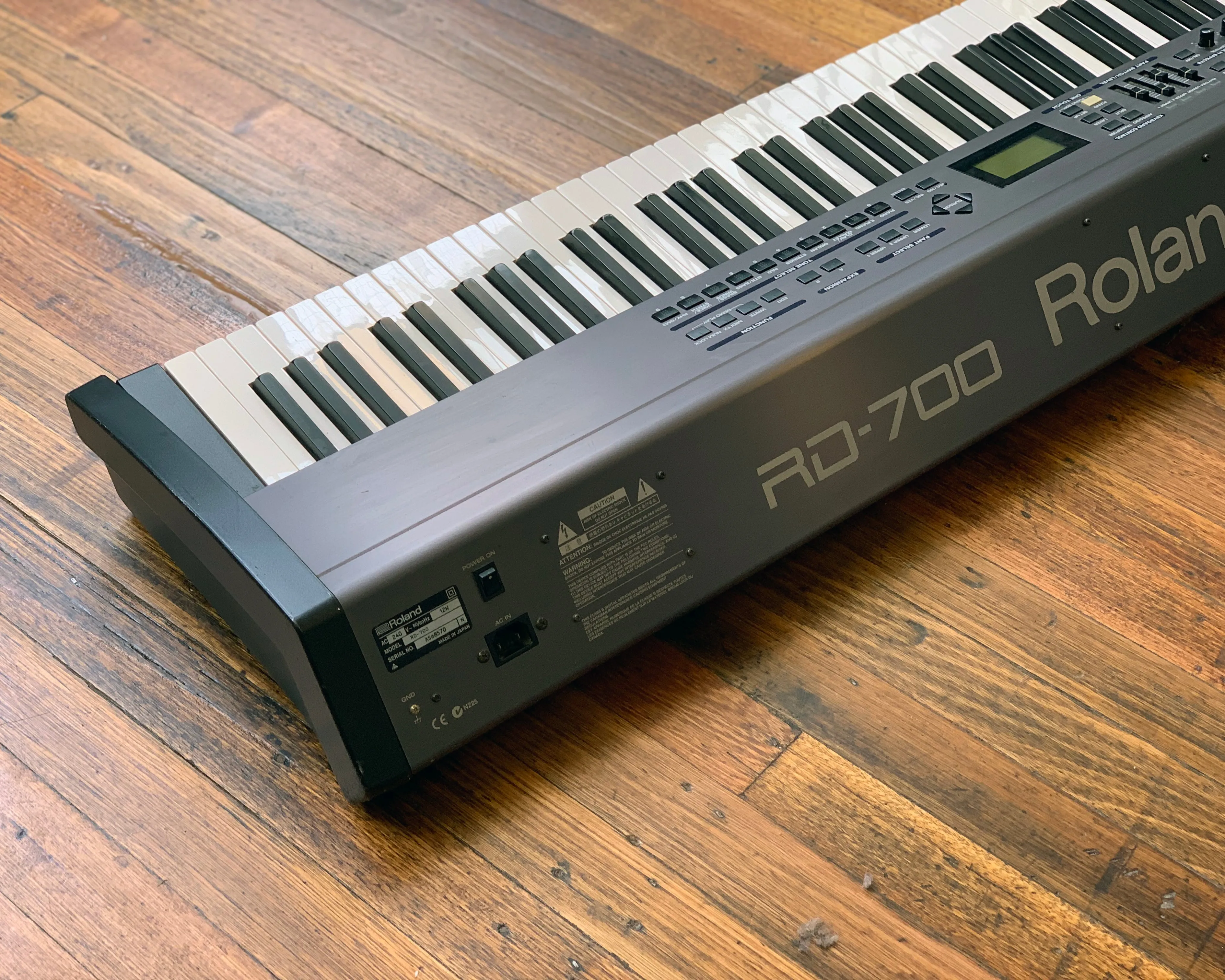 Roland RD-700 Digital Stage Piano