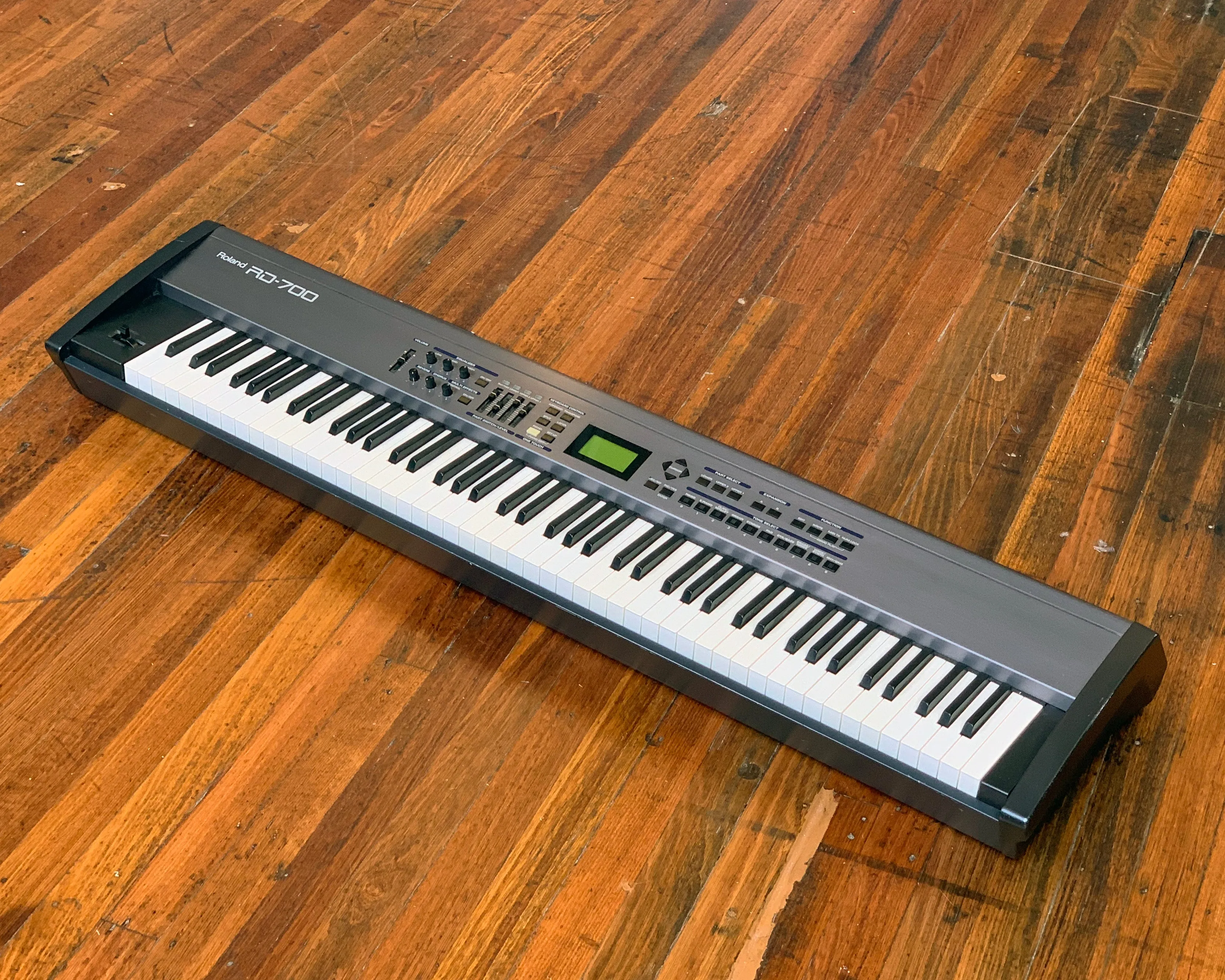 Roland RD-700 Digital Stage Piano