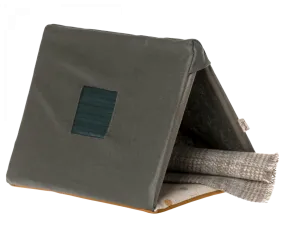 Single Tent, Mouse